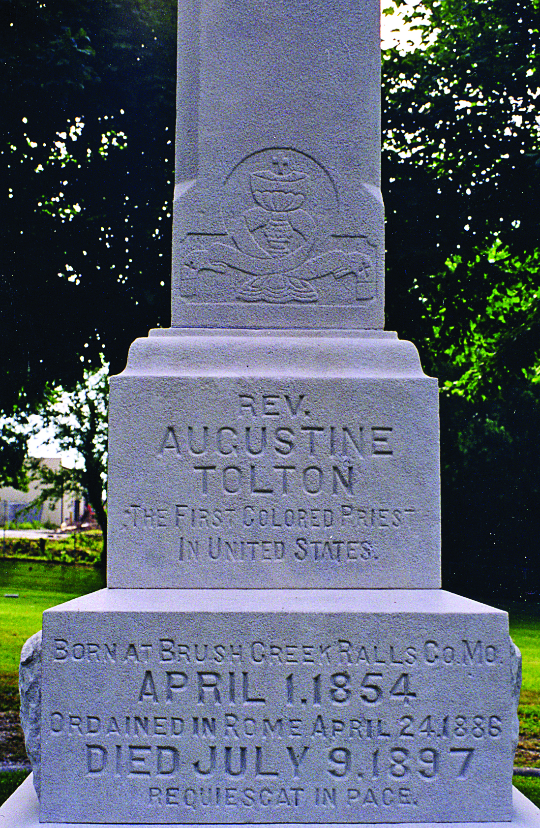tolton monument closeup
